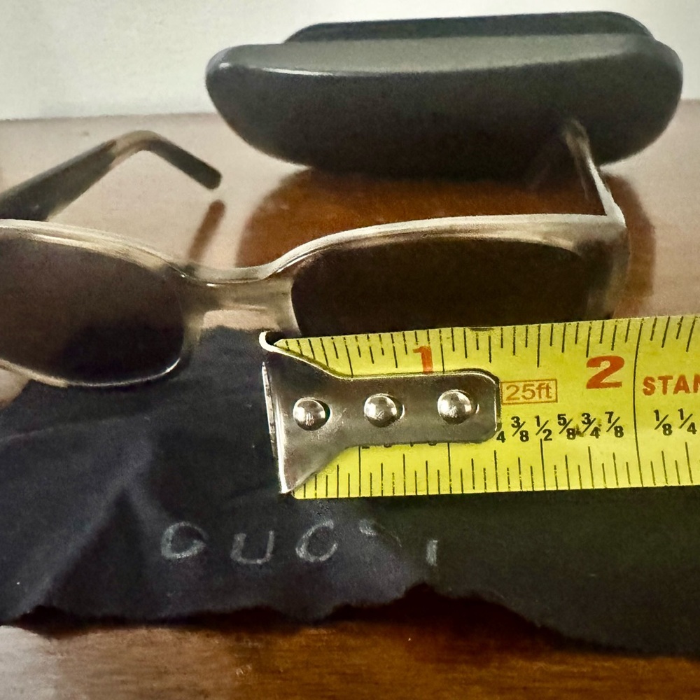 Vintage Gucci rectangular sunglasses (late 90s, early 2000s). - Picture 4 of 6